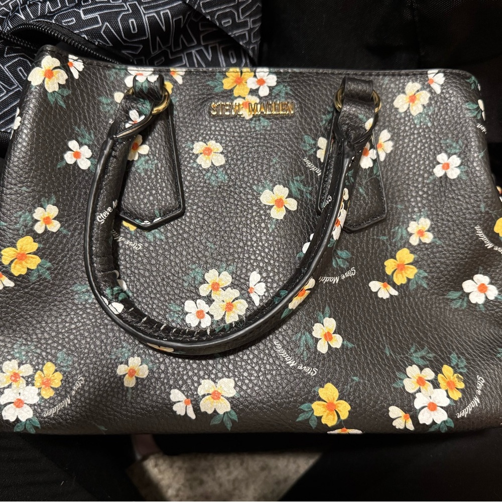 Steve Madden Daisy purse and wallet excellent condition